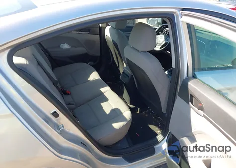 2017 Hyundai Elantra Se z USA, uszkodzony, nr VIN 5NPD74LF5HH112053